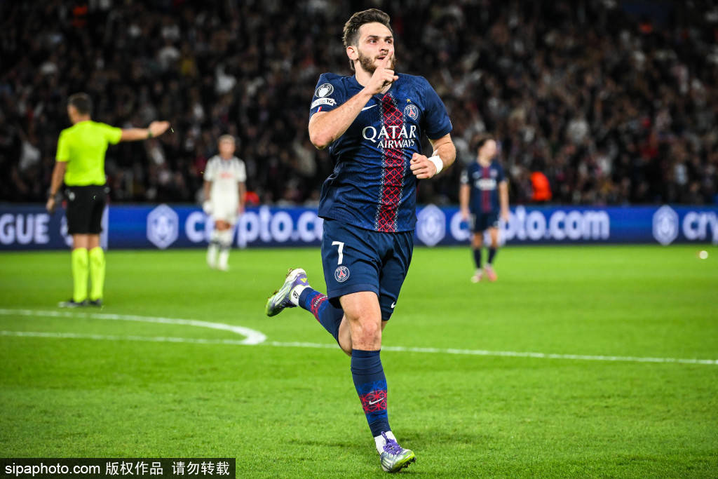 登贝莱荣膺金球奖！法甲新星如何改变足球格局？